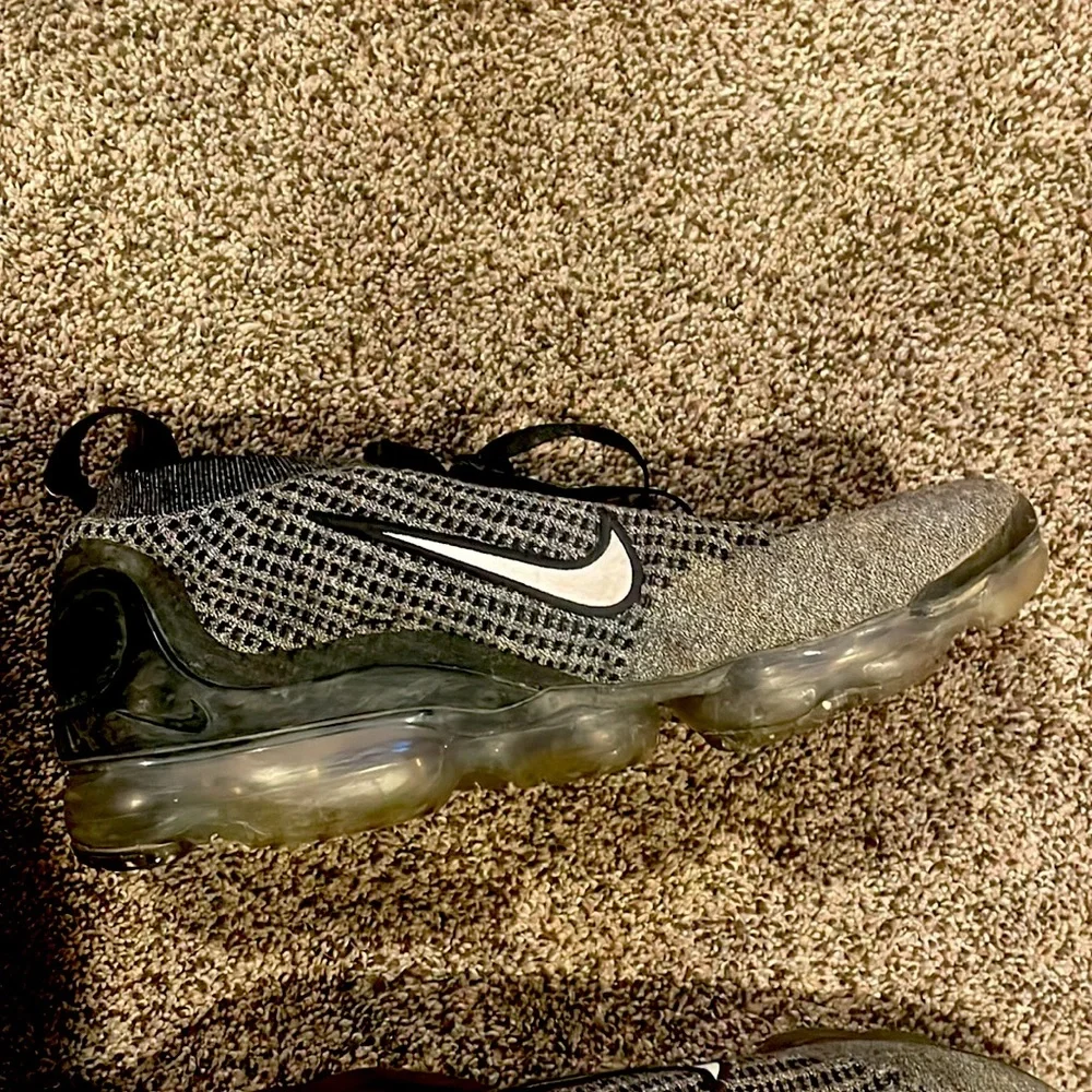 Black nike vapormaxes very good running shoes sitting shoes. - Picture 2 of 2